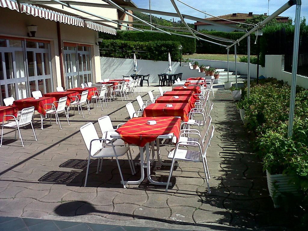 Hotel Svizzero Санджинето Екстериор снимка
